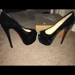 Authentic Christian Louboutin Drapesse 160 velvet